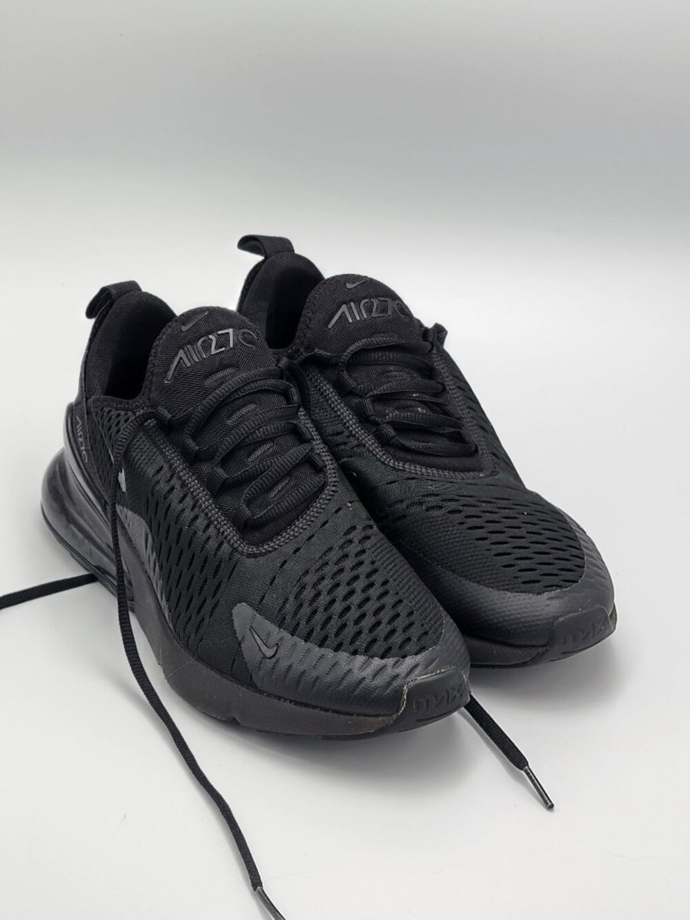 Nike Air Max 270 Triple Black Mens Athletic Shoes Size 7.5 Breathable Mesh Upper